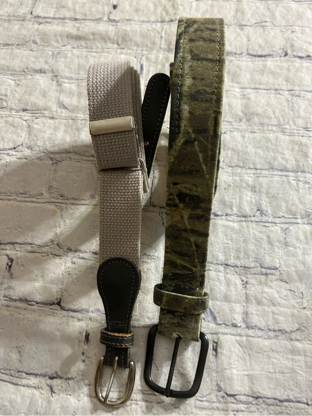 MOSSY OAK CAMOUFLAGE CLOTH BELT AND VTG CINTAS BEIGE WEB BELT ADJUSTABLE